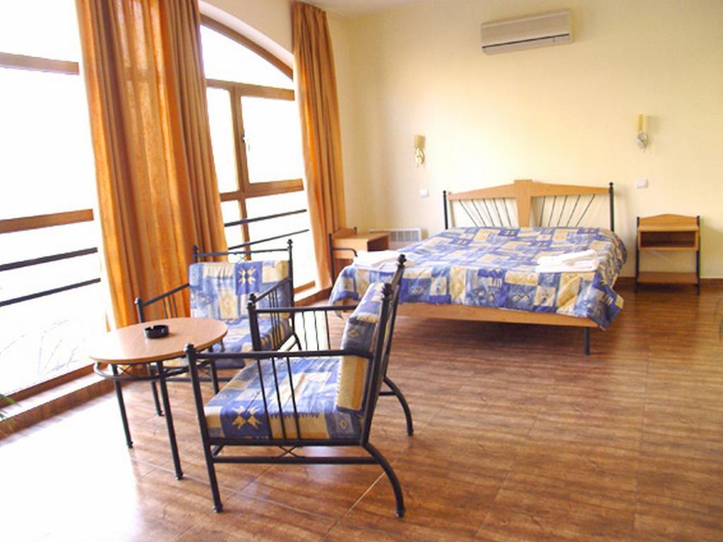 Central Family Hotel Haskovo Phòng bức ảnh