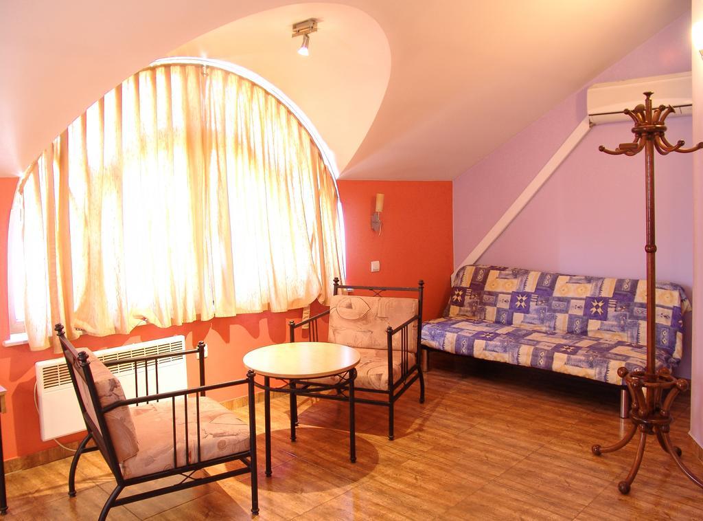 Central Family Hotel Haskovo Phòng bức ảnh