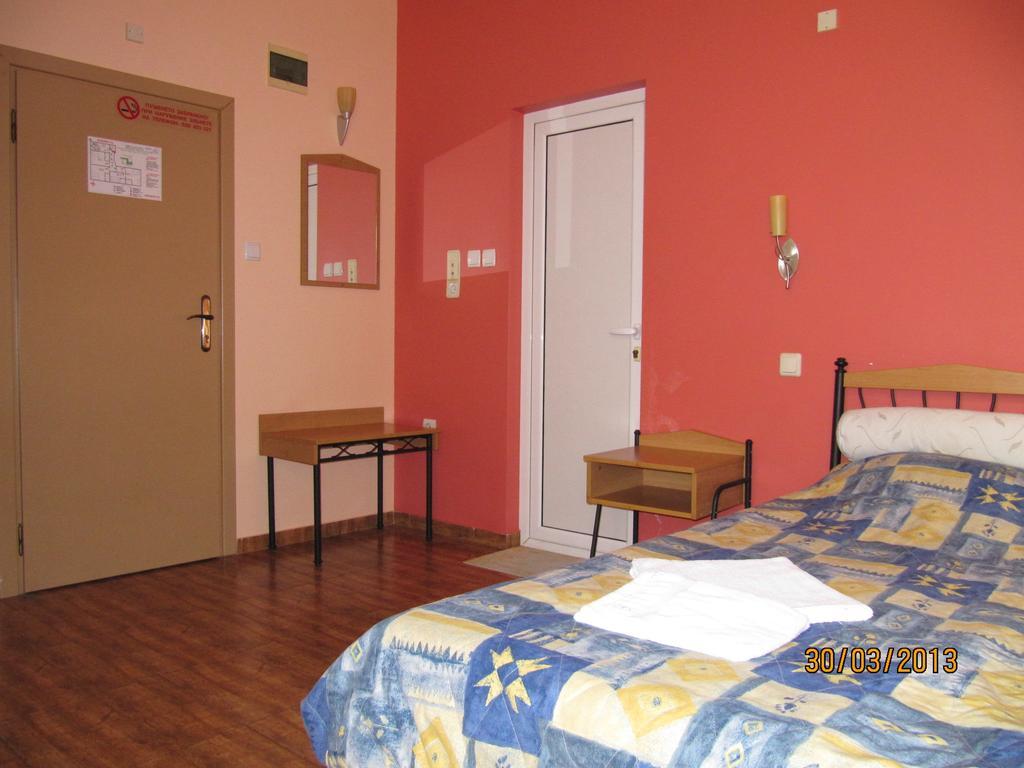 Central Family Hotel Haskovo Phòng bức ảnh